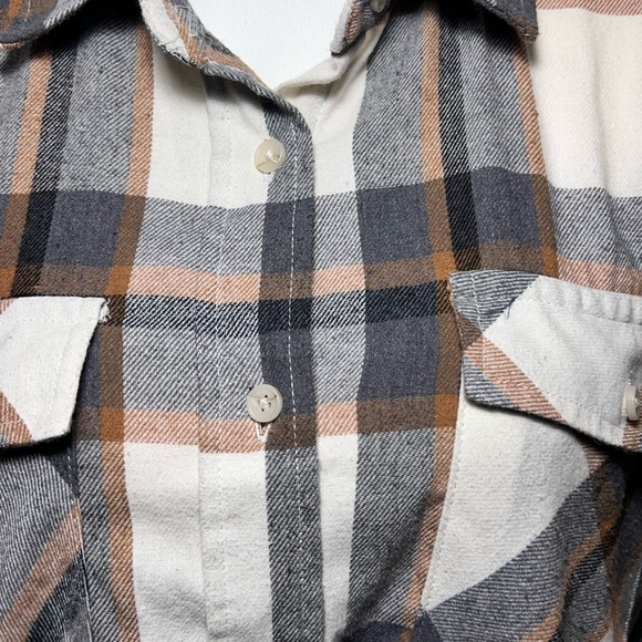 Weekends Women’s Plaid Button Down Sweater Shirt - Picture 2 of 4